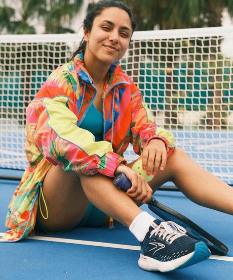 Michelle Khare erotische exklusive archiv