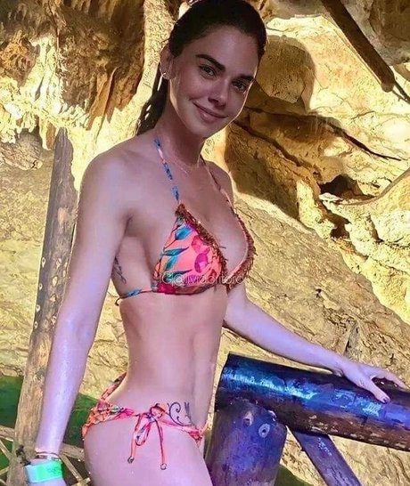 Livia Brito kostenlose exklusive archiv