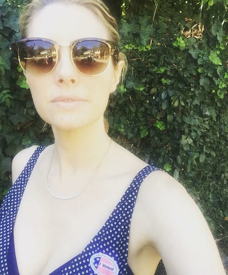 April Bowlby exklusive hd galerien