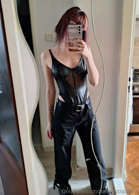 zoemystiqueee model erwachsene bilder