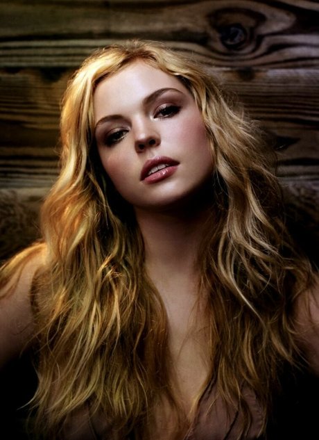 Agnes Bruckner top hd fotos