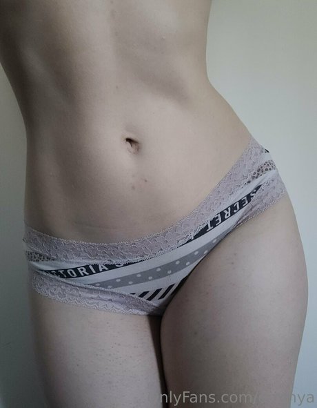 emmya sexy nackt galerie