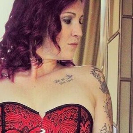 Curious Creature perfekte nacktheit fotos