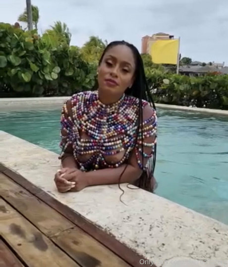 therealtahiry hd schöne bild