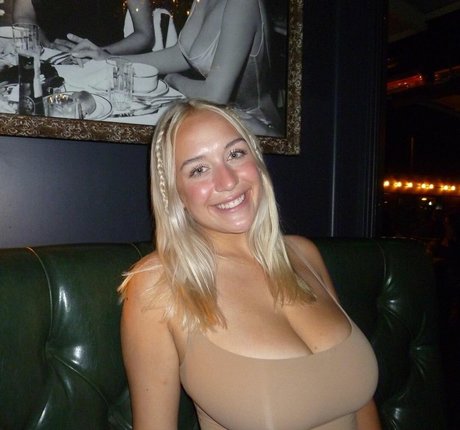 Hollyyoupa nacktheit pornostar archiv