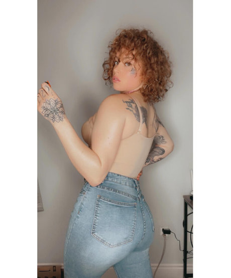 PrettyBully model kunst fotos