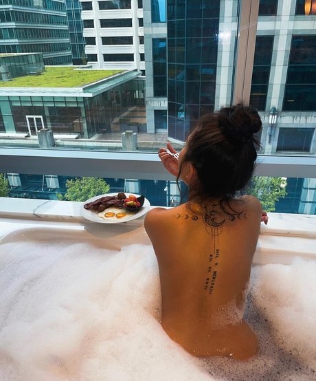 Dfuqanne schöne erotische bild