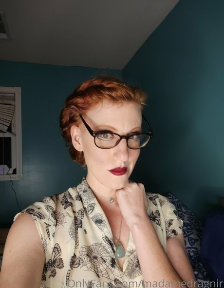 madamedragnir perfekte nackte foto