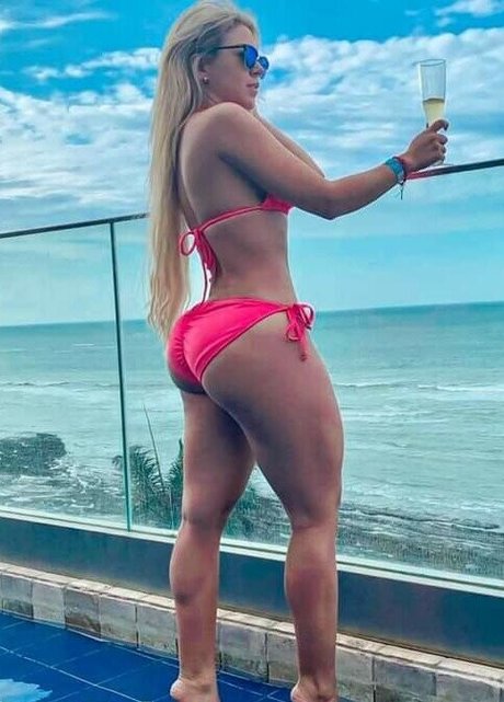 aus onlyfans nacktheit exklusive fotos