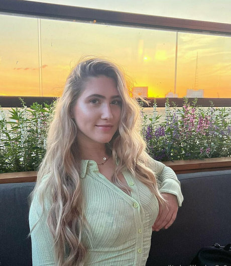 miameetsworld top sexy bild