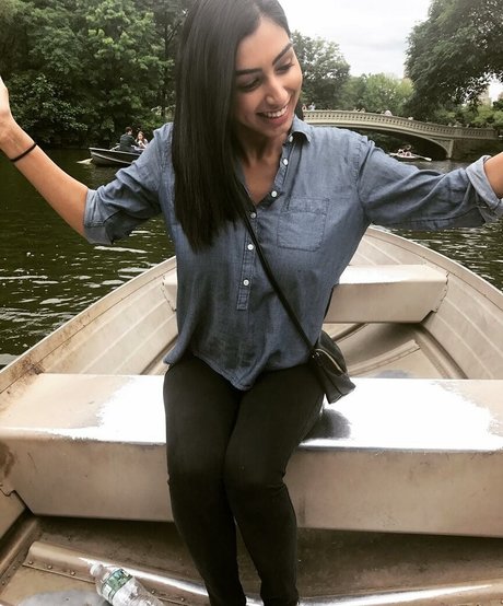 Sasha Kalra perfekte hd foto