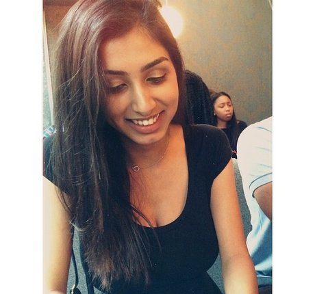 Sasha Kalra heiße akt galerie