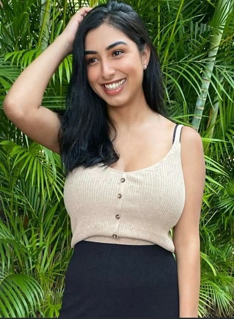 Sasha Kalra hübsche schöne galerien