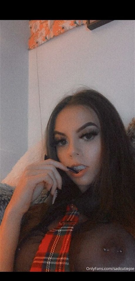 Nelly Sadcutiepie hübsche pornostar fotos