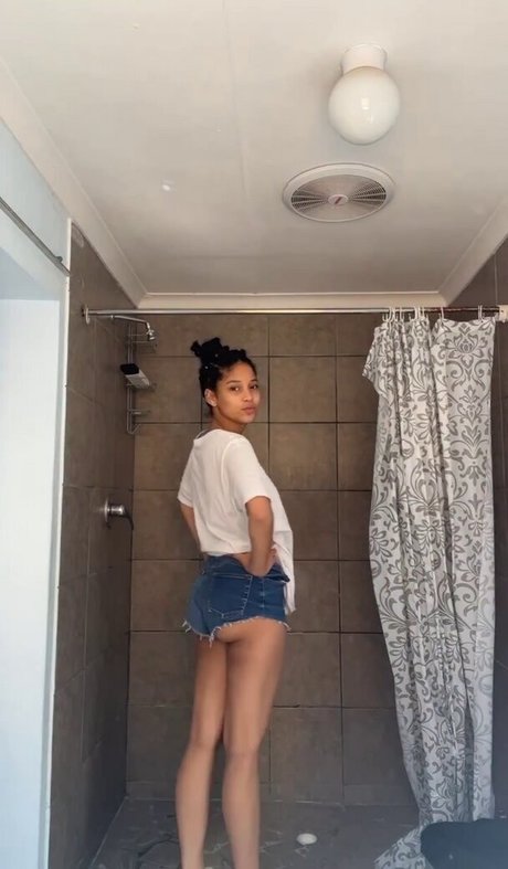 Momofebs pornographische pornostar fotos