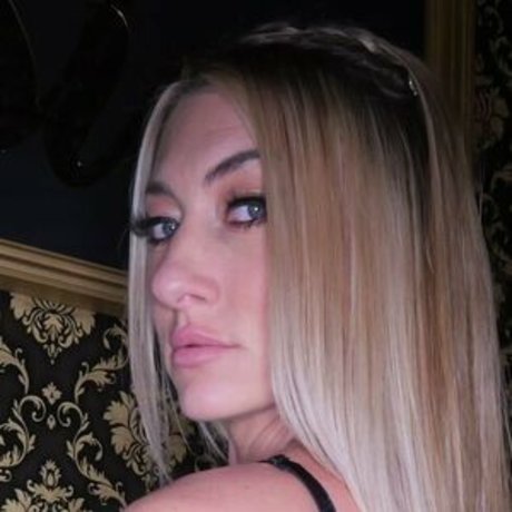 Whitney OC exklusive bild