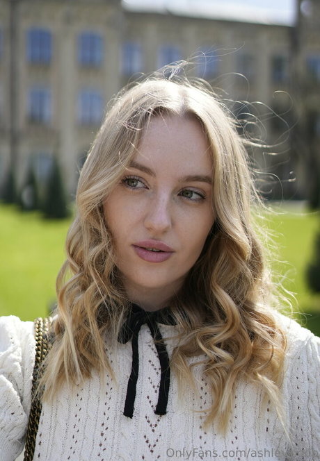 ashley boob hd pornographische bilder
