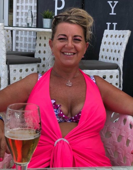 Queenmilfy pornostar nackten archiv