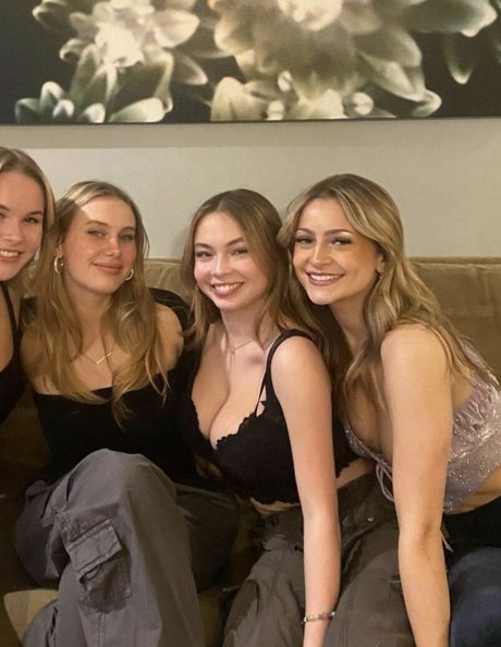 ilinamcqueen pornostar akt bilder