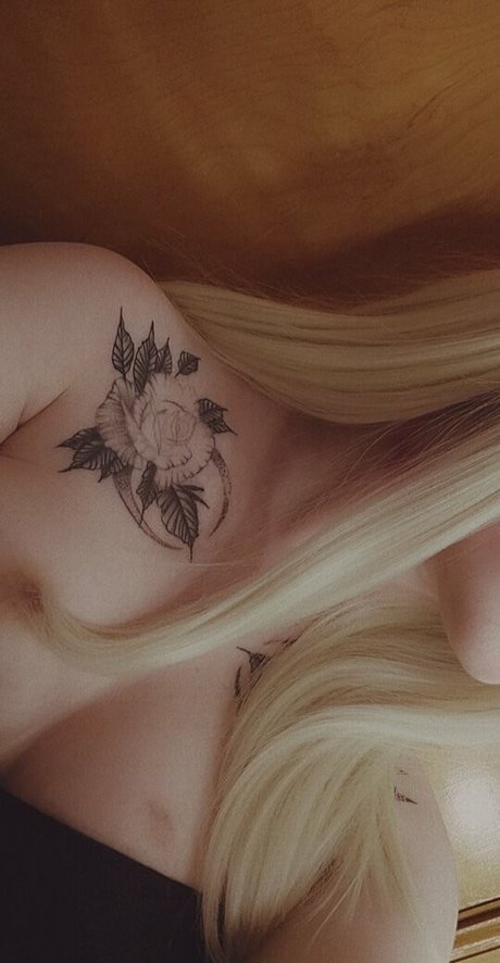 cherricxrpse erotische sexy bild