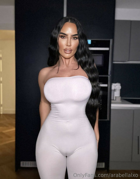 Arabella Lajares erwachsene schöne foto