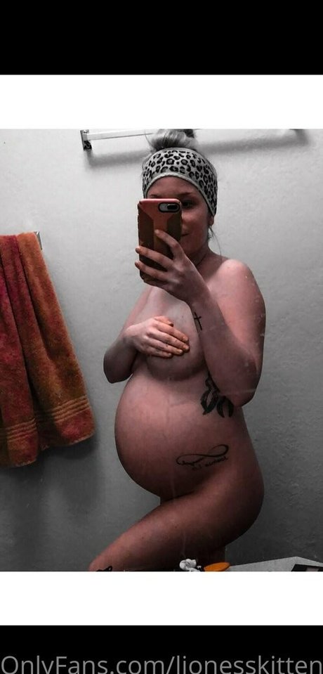 lionesskitten nackt kunst archiv
