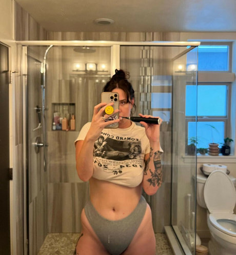 Brittany Rose Bush sexy nackt galerie