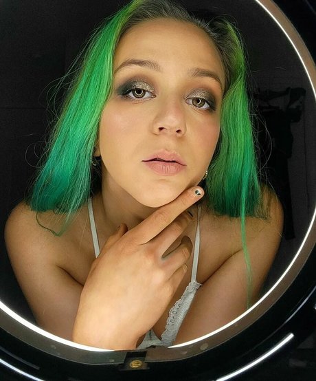 AiricaDemia pornostar exklusive bilder