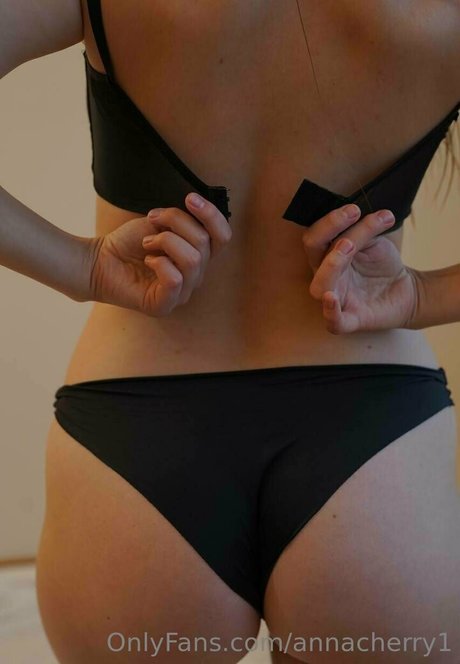 annacherry1 exklusive pornographische foto