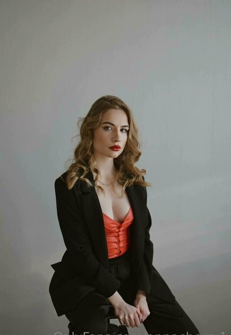 annacherry1 perfekte nackten galerien