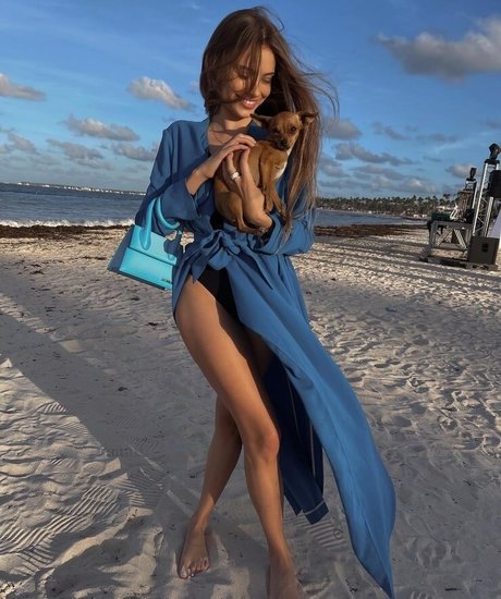 Xenia Tchoumitcheva pornostar schöne bilder