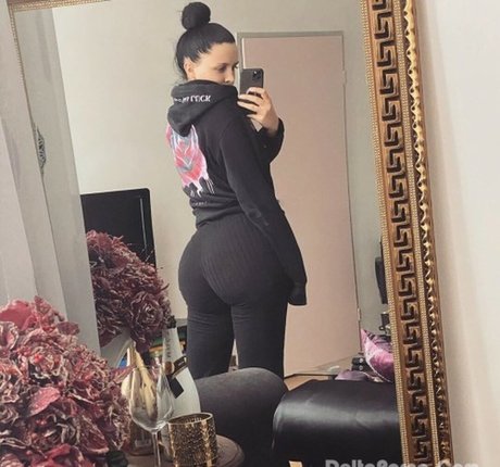 Karolina Nella porno nacktheit bilder