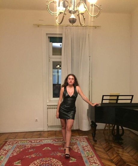 Rachel Sennott top schöne galerien