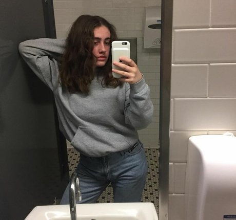 Rachel Sennott schöne hübsche fotos