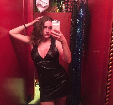 Rachel Sennott heiße pornografische fotos