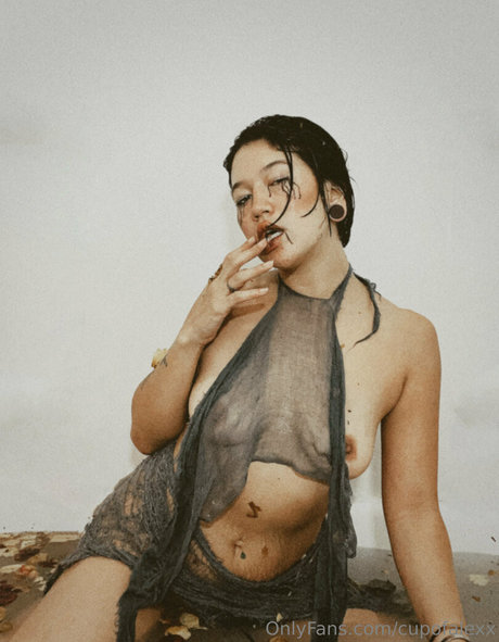 Cupofalexx top nacktheit foto