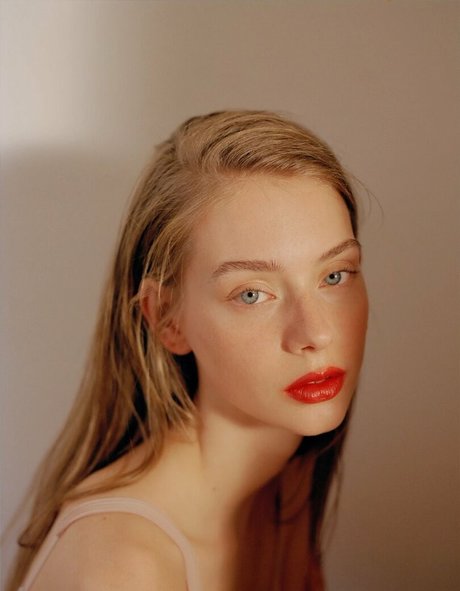 Lauren De Graaf hd schöne bilder