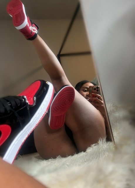 Iconic3ileen erwachsene perfekte foto