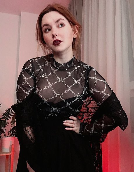 Rootyasha nackt akt bild