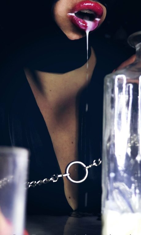 reinadelmorbo top nacktheit bilder