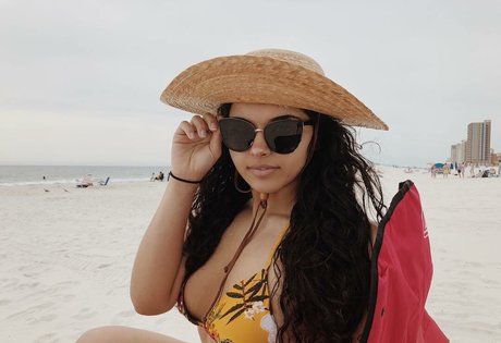 Chloe Alexander hübsche exklusive fotos