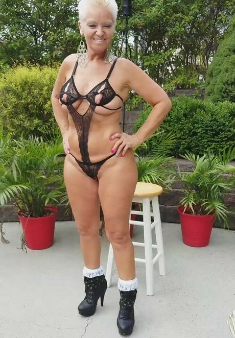 Bambi Cummins schauspielerin nackten bilder