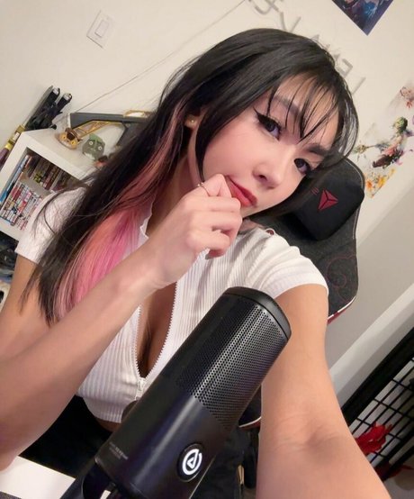 Lenalemon hübsche sex bild