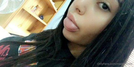 madiprivate model xxx fotos