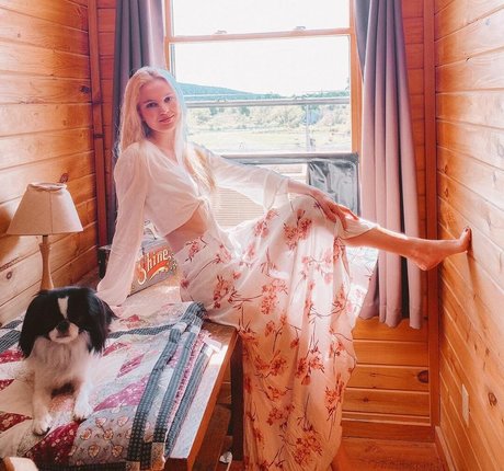 Zandi Holup top akt galerien