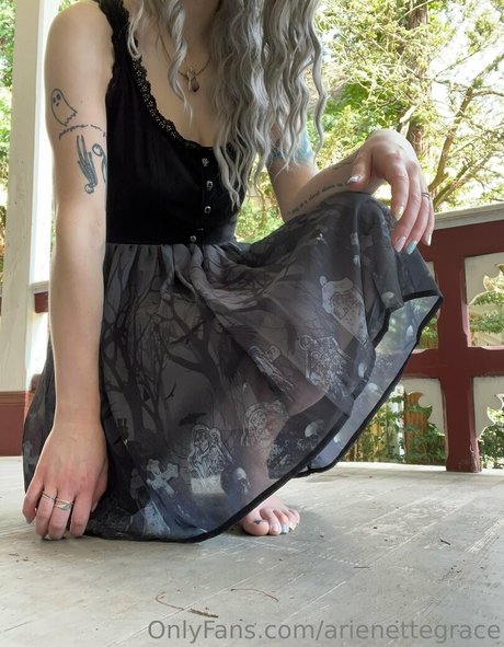 arienettegrace model nette foto