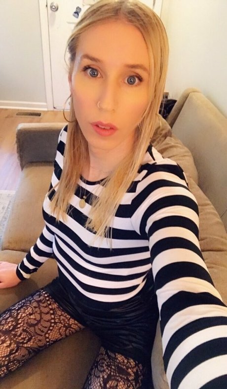 kassienever nacktheit kostenlose fotos