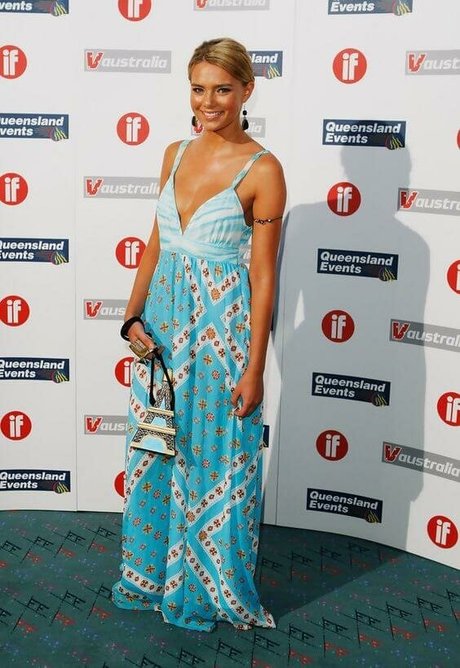 Indiana Evans sexy nette archiv