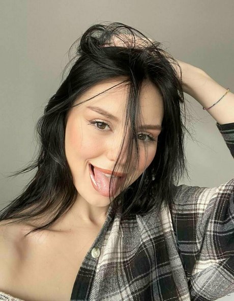 emyraine nackt erotische archiv