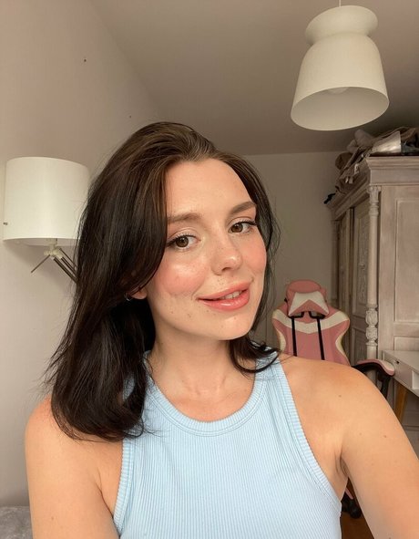 emyraine kunst pornostar fotos